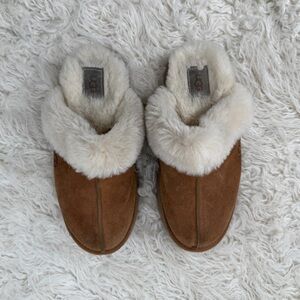 UGG Tan Platform Slippers with Sherpa Lined Women’s Size 9